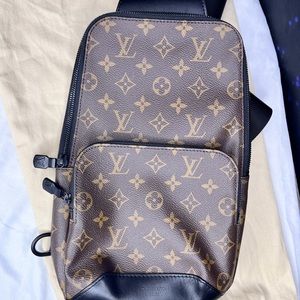 LV MEN CROSSBODY